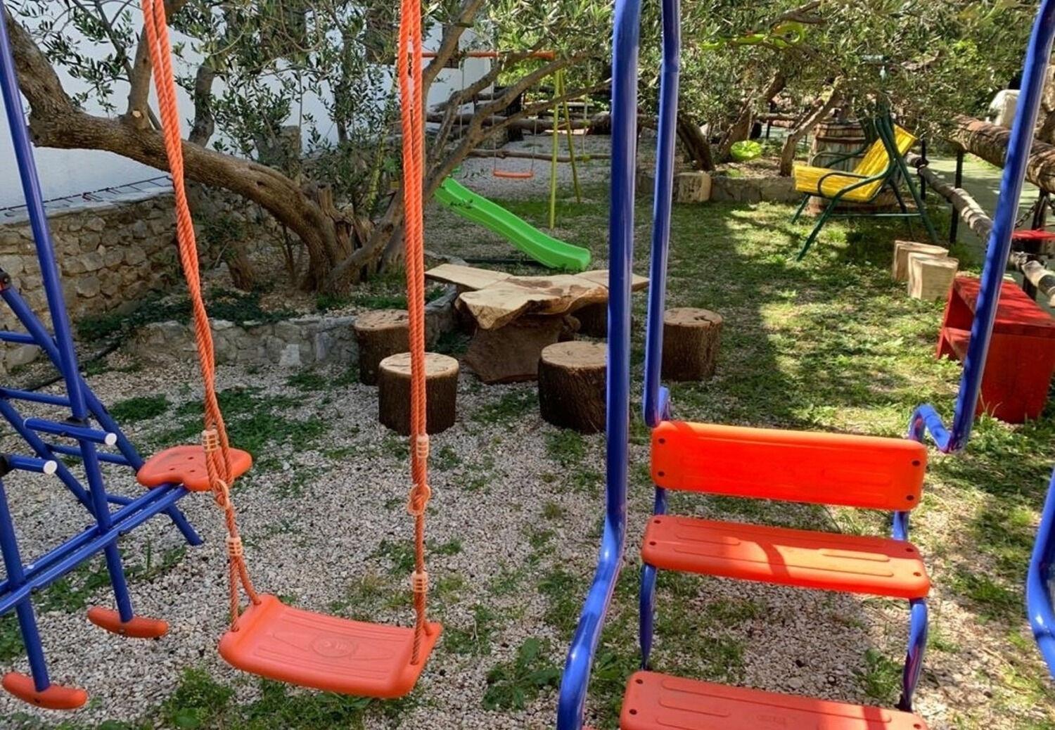 Apartments Antisa - With Playground Tučepi エクステリア 写真